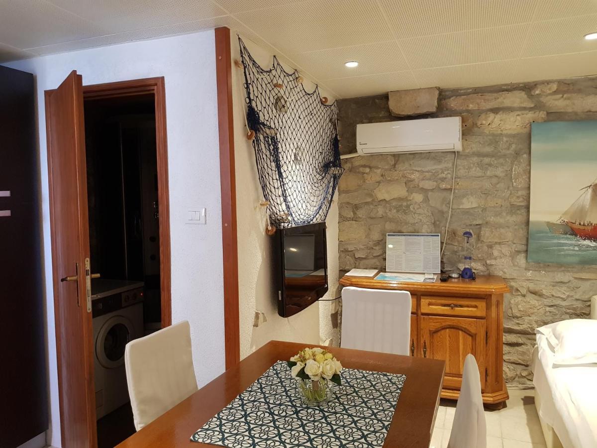 Studio Apartment Jelinek Брела Экстерьер фото