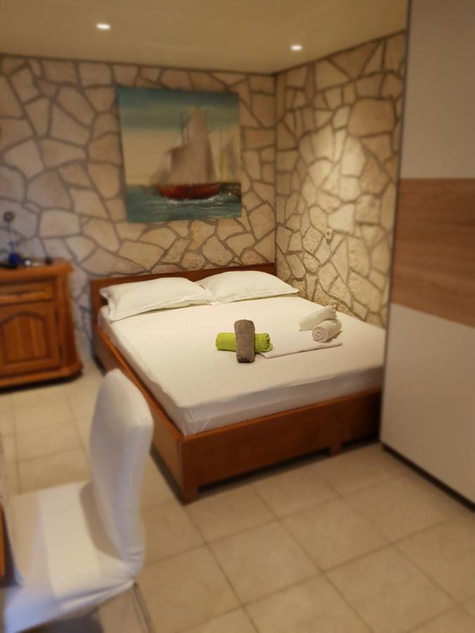 Studio Apartment Jelinek Брела Экстерьер фото