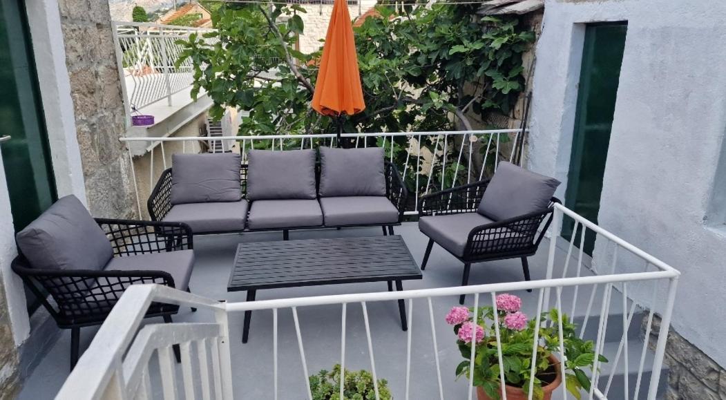 Studio Apartment Jelinek Брела Экстерьер фото