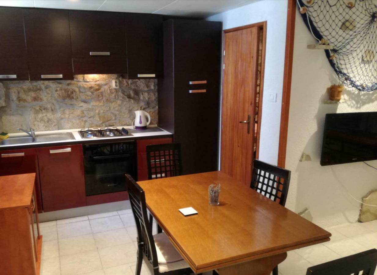 Studio Apartment Jelinek Брела Экстерьер фото