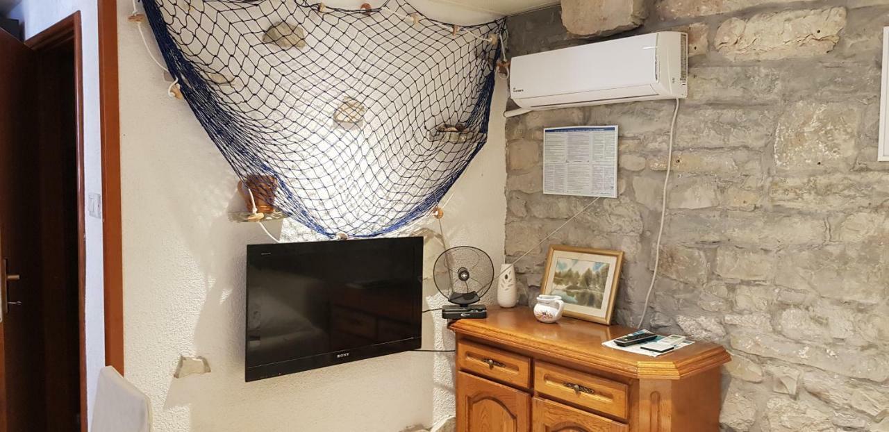 Studio Apartment Jelinek Брела Экстерьер фото