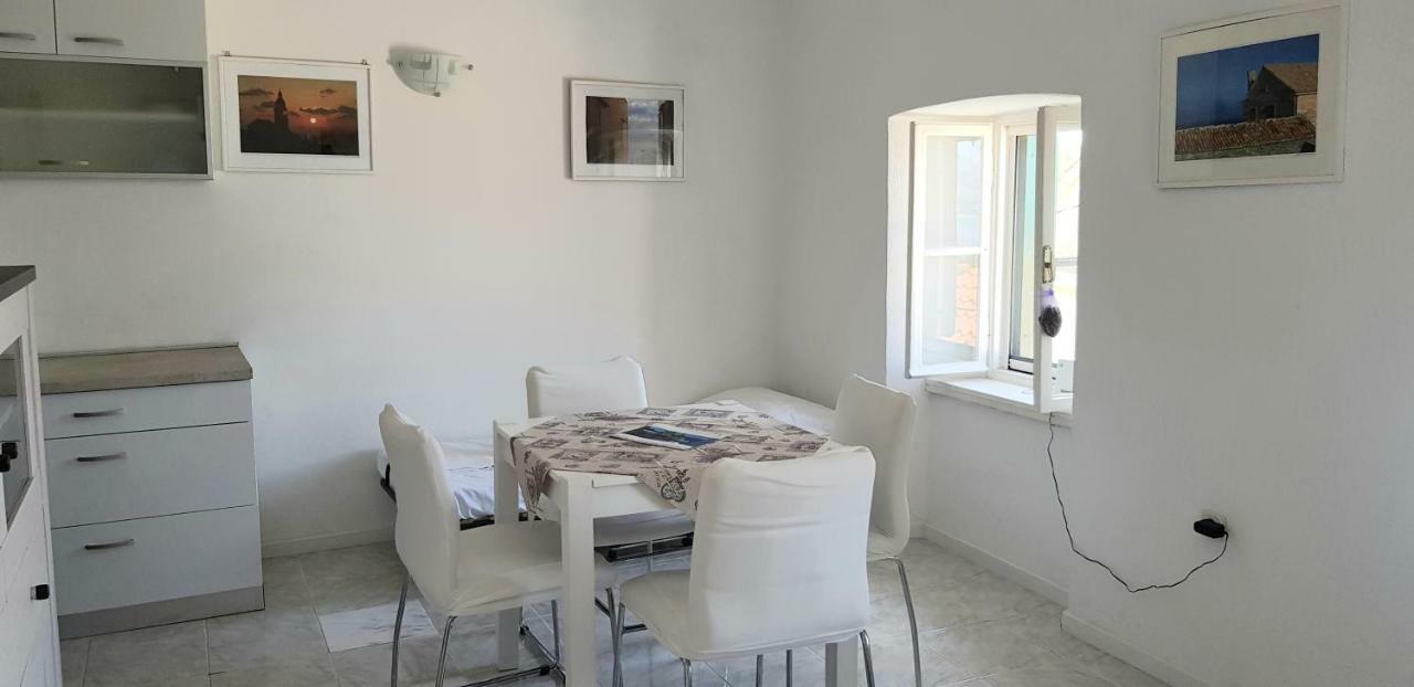 Studio Apartment Jelinek Брела Экстерьер фото